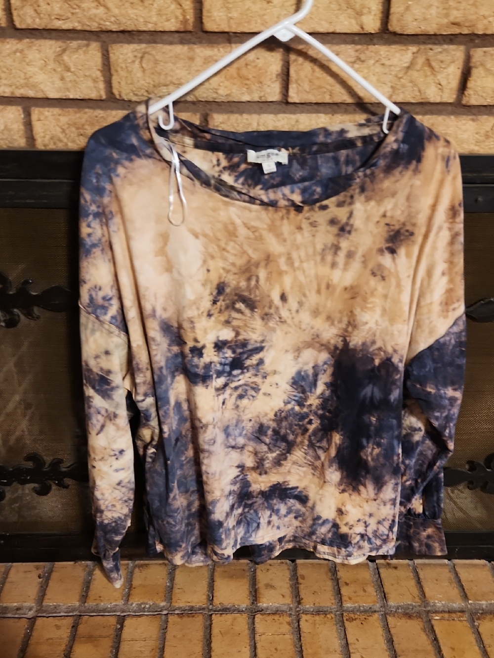Umgee Navy and Beige Tie-Dye Long Sleeve Top